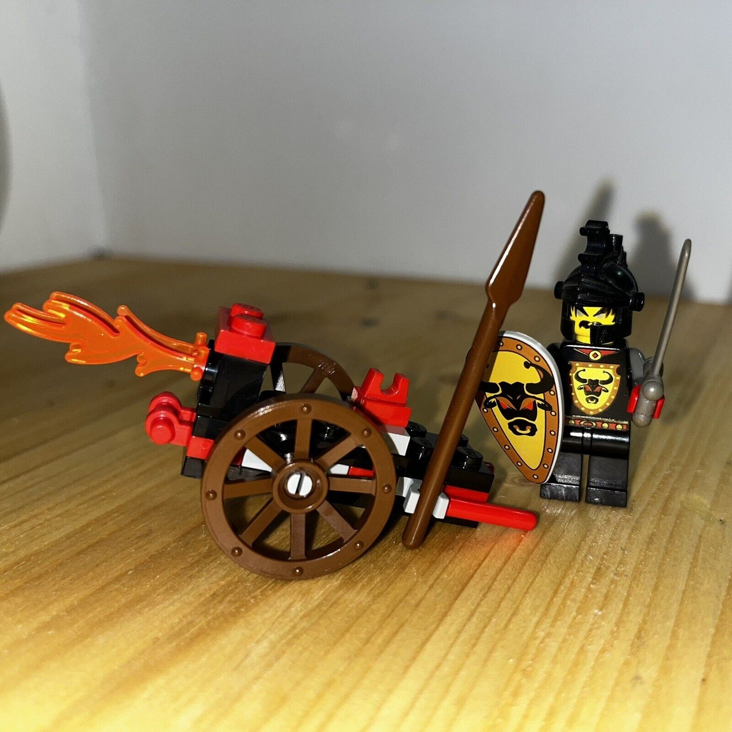 LEGO CASTLE, Fire Attack n. 4807 - Cedric the Bull (Robber Chief)