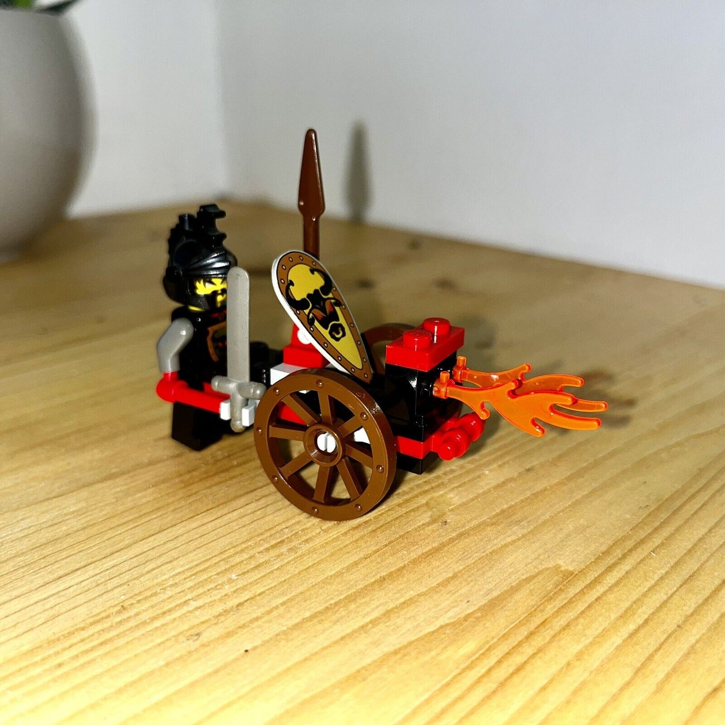 LEGO CASTLE, Fire Attack n. 4807 - Cedric the Bull (Robber Chief)